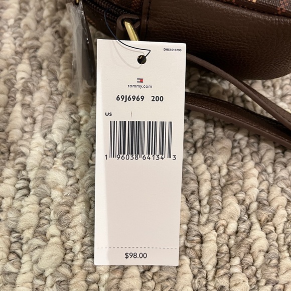 TOMMY HILFIGER brand new bag - Picture 3 of 9